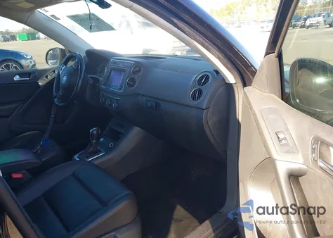 2017 Volkswagen Tiguan 2.0T/2.0T S из США, поврежденный, VIN WVGAV7AX6HK019951